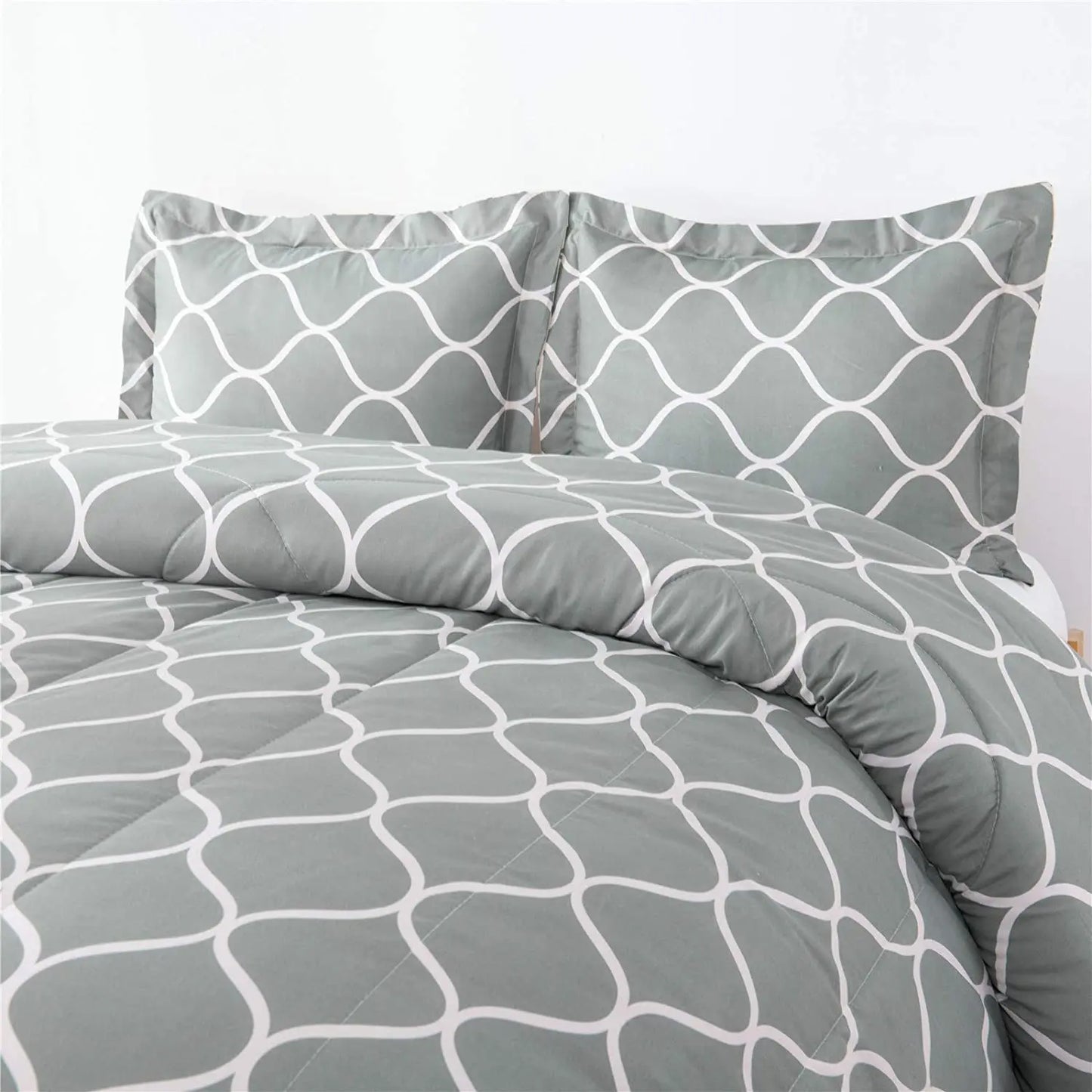 JiangsuFabirc Geometric Polyester Bedding Comforter Set