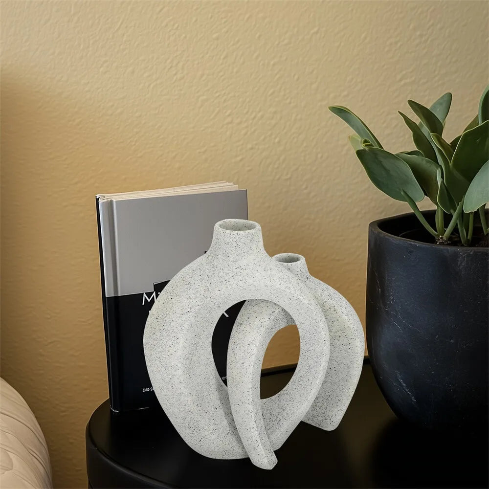 Warm Welcome Decor Hollow Snuggle Vase Resin Flower Nordic