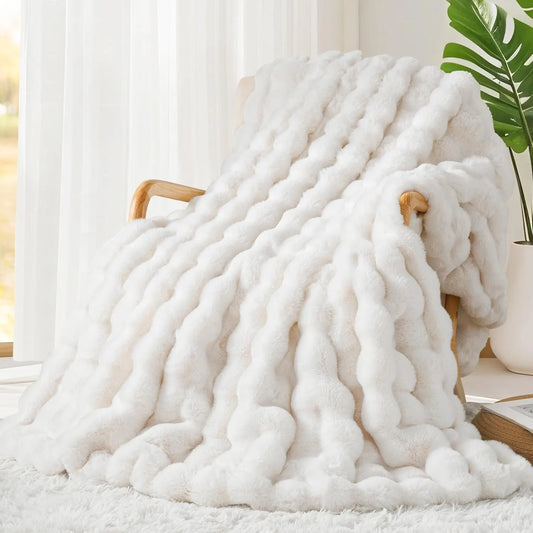 Craft of Weaving Faux Rabbit Fur Blanket for Sofa